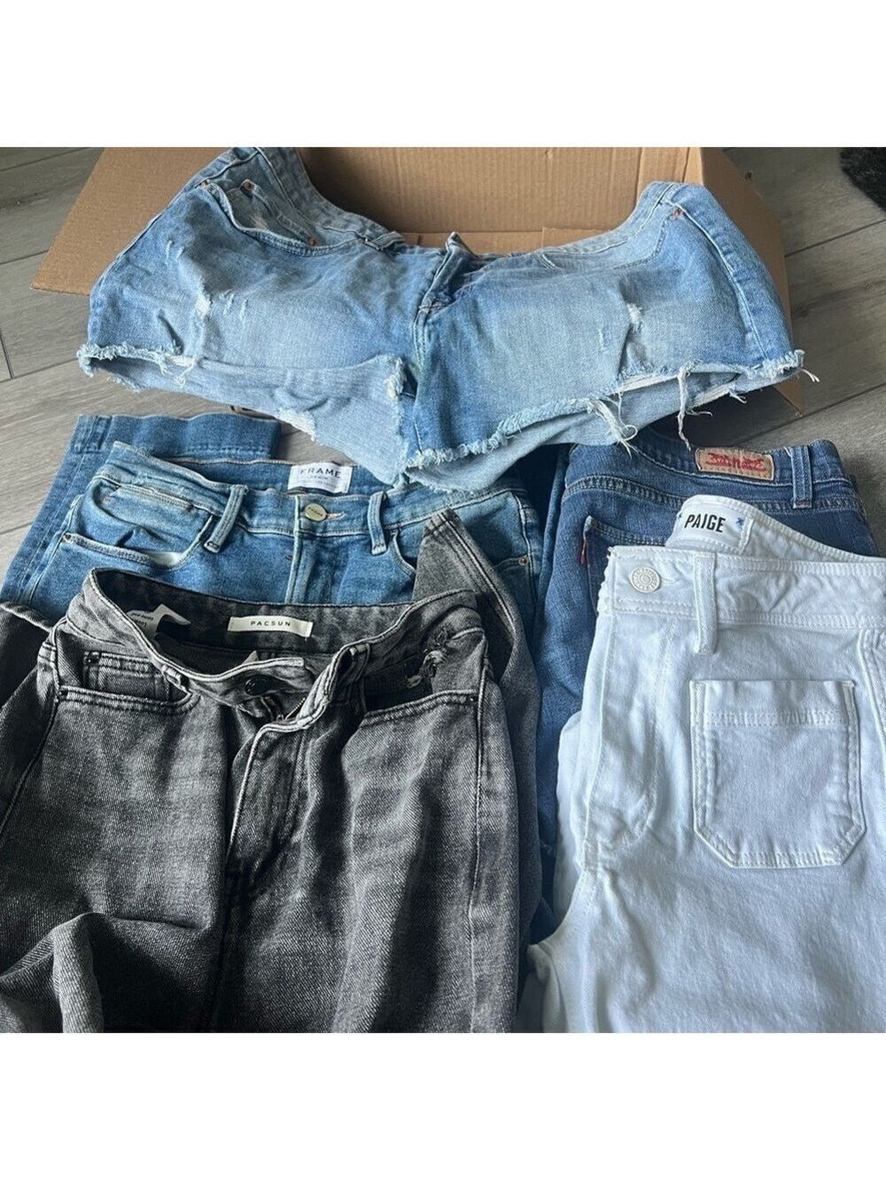 Denim reseller box frame Paige Levi’s